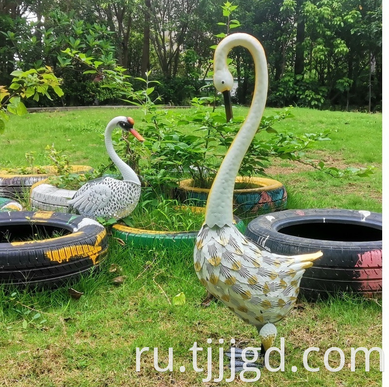 LED Iron Swan Lamp